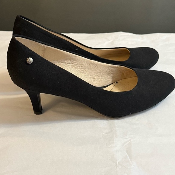 Life stride Elegant Black Women's Heels - Picture 3 of 7